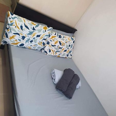 Airbnb Condo Pasay Esterno foto