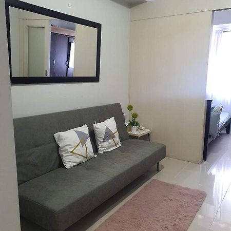 Airbnb Condo Pasay Esterno foto