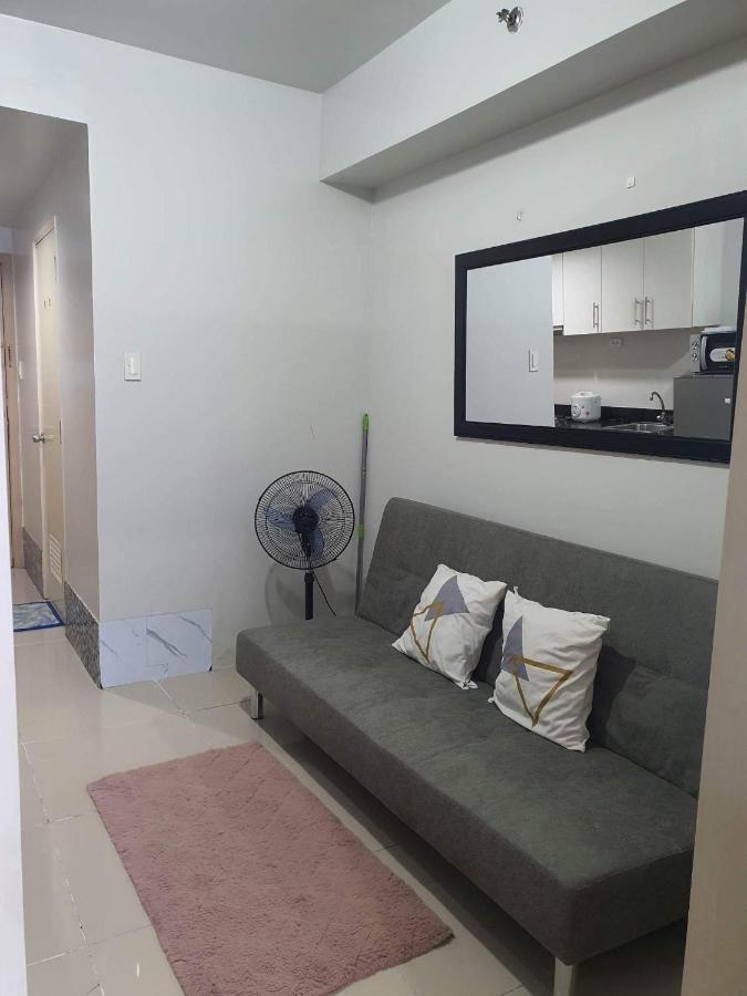 Airbnb Condo Pasay Esterno foto