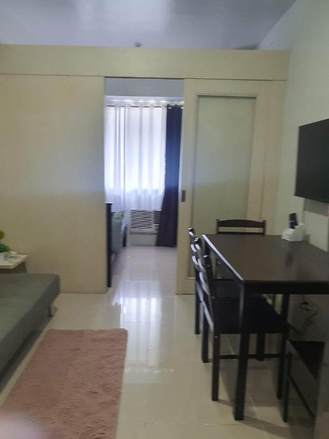 Airbnb Condo Pasay Esterno foto