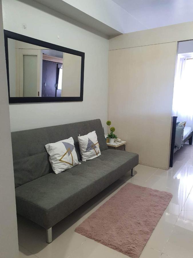 Airbnb Condo Pasay Esterno foto