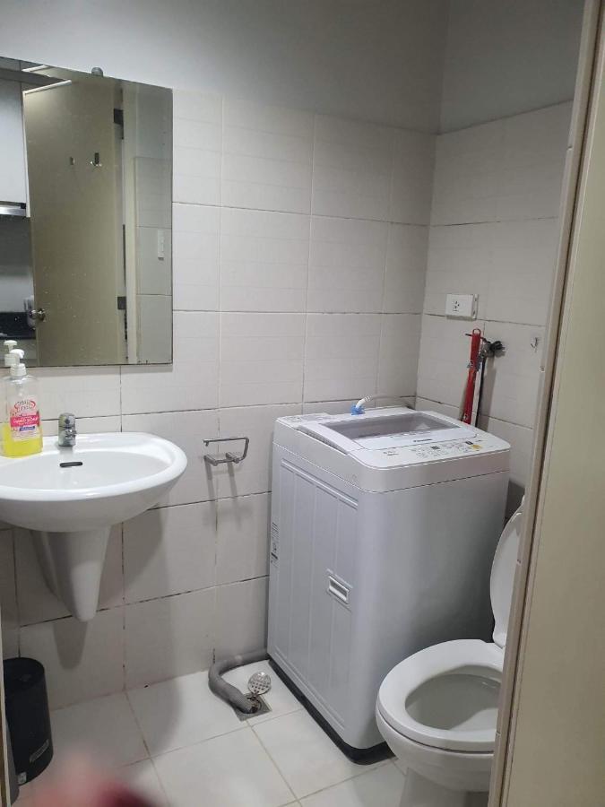 Airbnb Condo Pasay Esterno foto